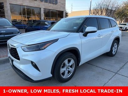 Used 2023 Toyota Highlander LE