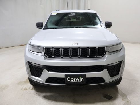 New 2026 Jeep Grand Cherokee L Limited w/ Trailer Tow Package AWD/4WD image 2
