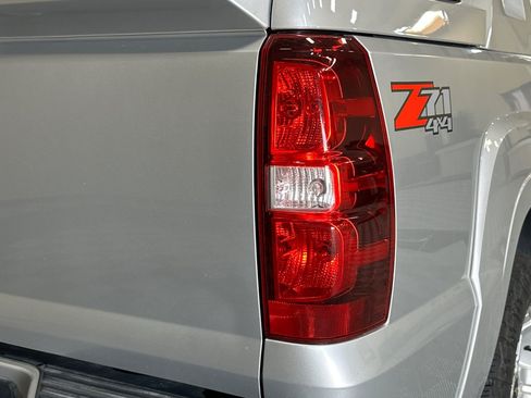 Used 2013 Chevrolet Avalanche LT w/ Suspension Package, Off-Road AWD/4WD image 44