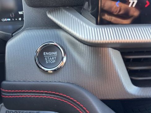 Used 2025 Ford Explorer ST-Line w/ Premium Package image 33