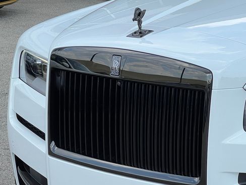 Used 2023 Rolls-Royce Cullinan Black Badge w/ Dark Exterior Package AWD/4WD image 14