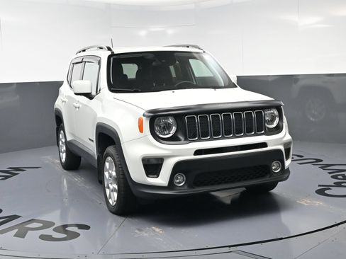 Used 2021 Jeep Renegade Latitude AWD/4WD image 3