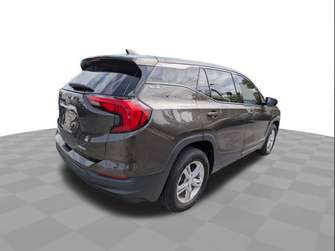 Used 2020 GMC Terrain SLE w/ LPO, Floor Liner Package AWD/4WD image 4