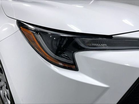 Used 2022 Toyota Corolla LE image 37