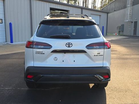 Used 2025 Toyota Corolla Cross AWD Hybrid w/ Moonroof Package image 4