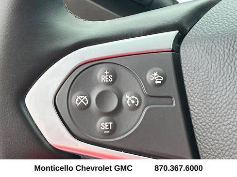 Used 2023 Chevrolet Traverse LT FWD image 15