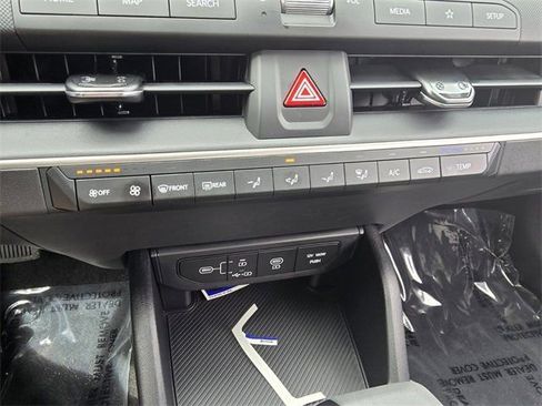 New 2025 Kia K4 LXS image 18