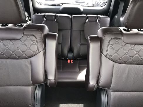 Used 2025 Ford Explorer Platinum w/ Ultimate Package AWD/4WD image 24