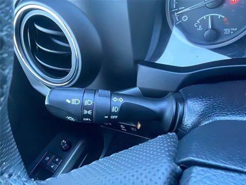 Used 2019 Toyota Tacoma TRD Sport image 23