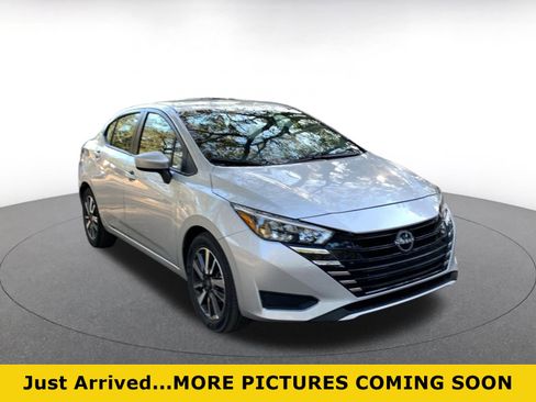 Used 2025 Nissan Versa SV image 1