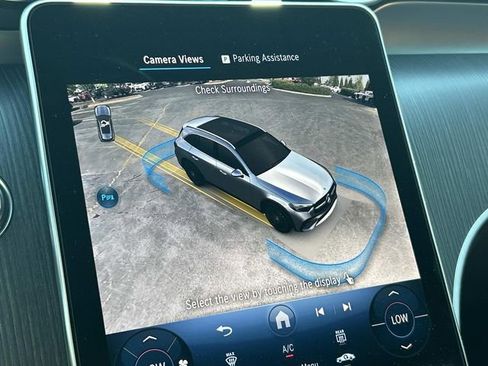 Used 2025 Mercedes-Benz GLC 300 4MATIC image 29