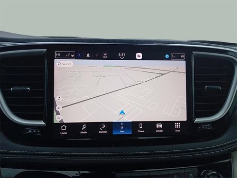 Certified 2022 Chrysler Pacifica Touring-L w/ Uconnect Theater Family Group image 17