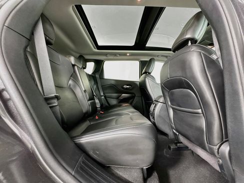 Used 2020 Jeep Cherokee Limited AWD/4WD image 28