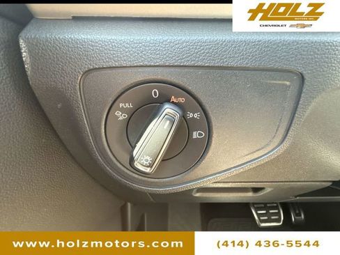 Used 2023 Volkswagen Atlas SEL Premium AWD/4WD image 18