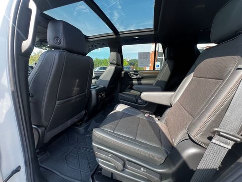 Used 2024 Chevrolet Tahoe High Country AWD/4WD image 16