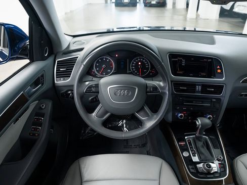 Used 2017 Audi Q5 2.0T Premium Plus w/ Technology Package image 12