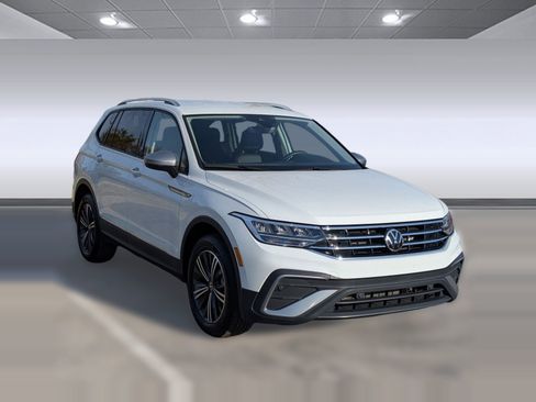 Used 2024 Volkswagen Tiguan SE image 7