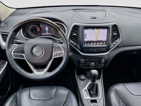 Used 2017 Jeep Cherokee Overland image 14