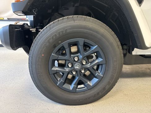 New 2026 Jeep Gladiator Sport AWD/4WD image 2