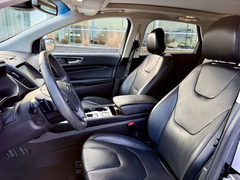 Certified 2019 Ford Edge Titanium w/ Equipment Group 301A image 10