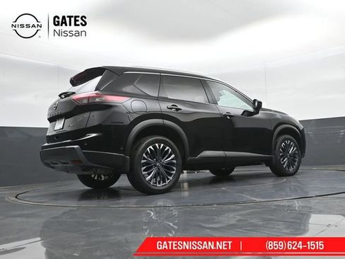 Used 2025 Nissan Rogue SL w/ Tech Package AWD/4WD image 39