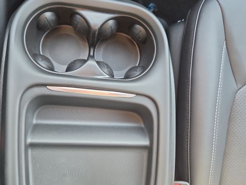 New 2027 Chrysler Pacifica Select FWD image 8