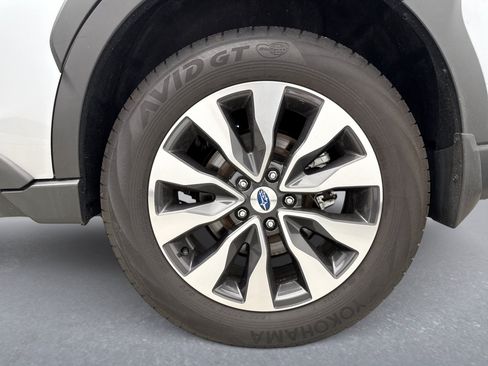 Used 2025 Subaru Outback Limited AWD/4WD image 13