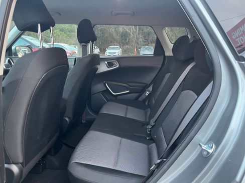 Used 2025 Kia Soul LX w/ LX Technology Package image 23