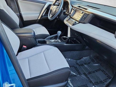 Used 2018 Toyota RAV4 XLE FWD image 20