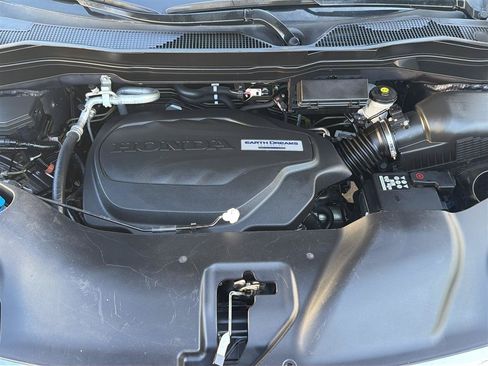 Used 2018 Honda Pilot Touring image 34