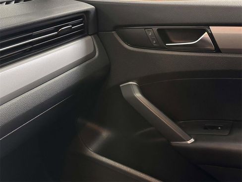 Used 2021 Volkswagen Passat 2.0T S image 28