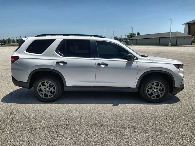 Used 2025 Honda Pilot TrailSport image 13