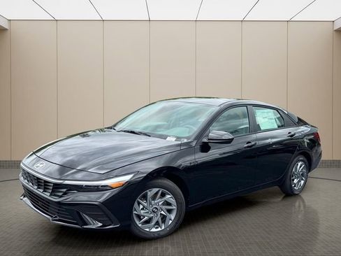 New 2026 Hyundai Elantra Hybrid FWD image 1
