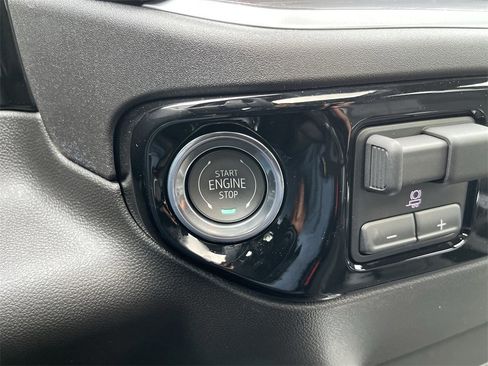 New 2025 GMC Sierra 1500 SLT w/ SLT Premium Plus Package image 17