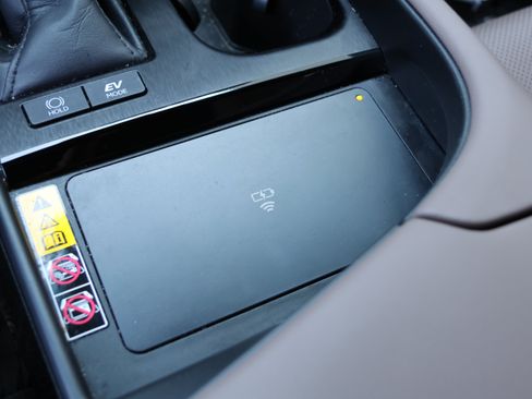Used 2024 Lexus ES 300h w/ Premium Package FWD image 32