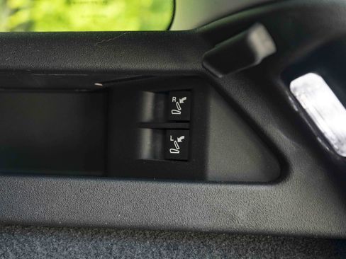 Used 2018 Land Rover Discovery Sport SE AWD/4WD image 41