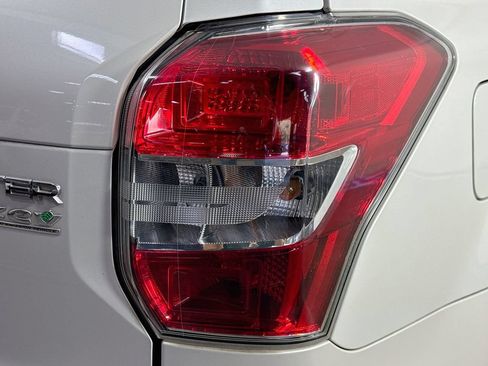 Used 2015 Subaru Forester 2.5i Touring w/ Eyesight & Navigation System AWD/4WD image 33