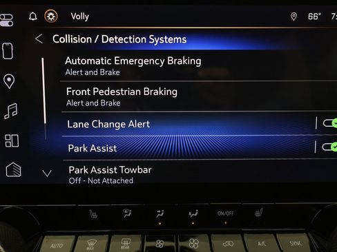 Used 2024 Chevrolet Colorado Z71 w/ Z71 Convenience Package 2 image 29