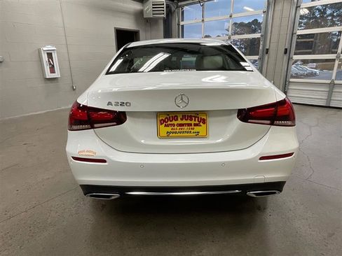 Used 2022 Mercedes-Benz A 220 image 4