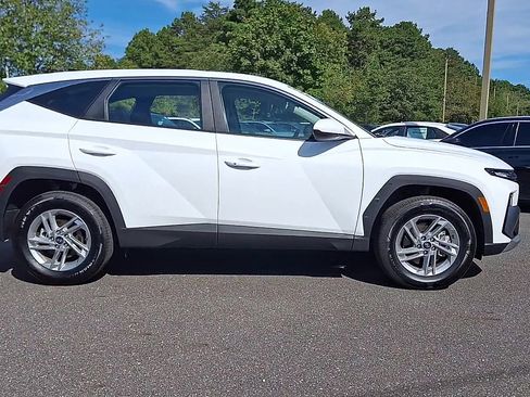 Used 2025 Hyundai Tucson SE image 9