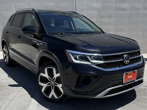 Used 2022 Volkswagen Taos SEL image 1
