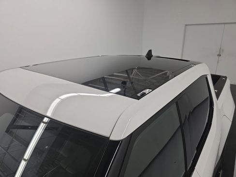 Used 2022 Rivian R1T Adventure image 13