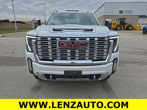 Used 2025 GMC Sierra 3500 Denali w/ Denali Reserve Package AWD/4WD image 2