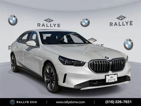 Certified 2025 BMW i5 xDrive40 w/ Premium Package image 1