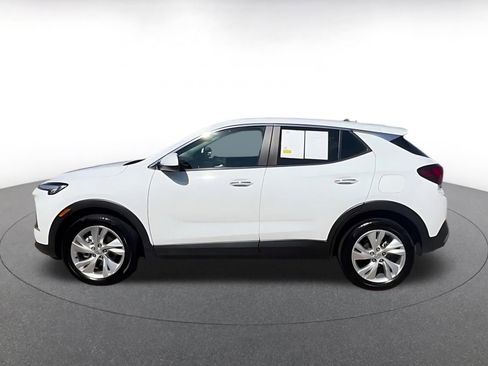 Used 2025 Buick Encore GX Preferred FWD image 9