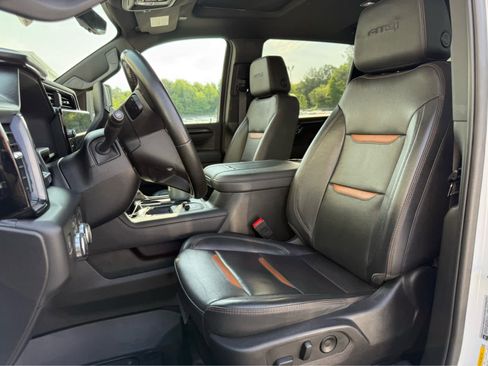 Used 2024 GMC Sierra 2500 AT4 w/ AT4 Premium Plus Package AWD/4WD image 3