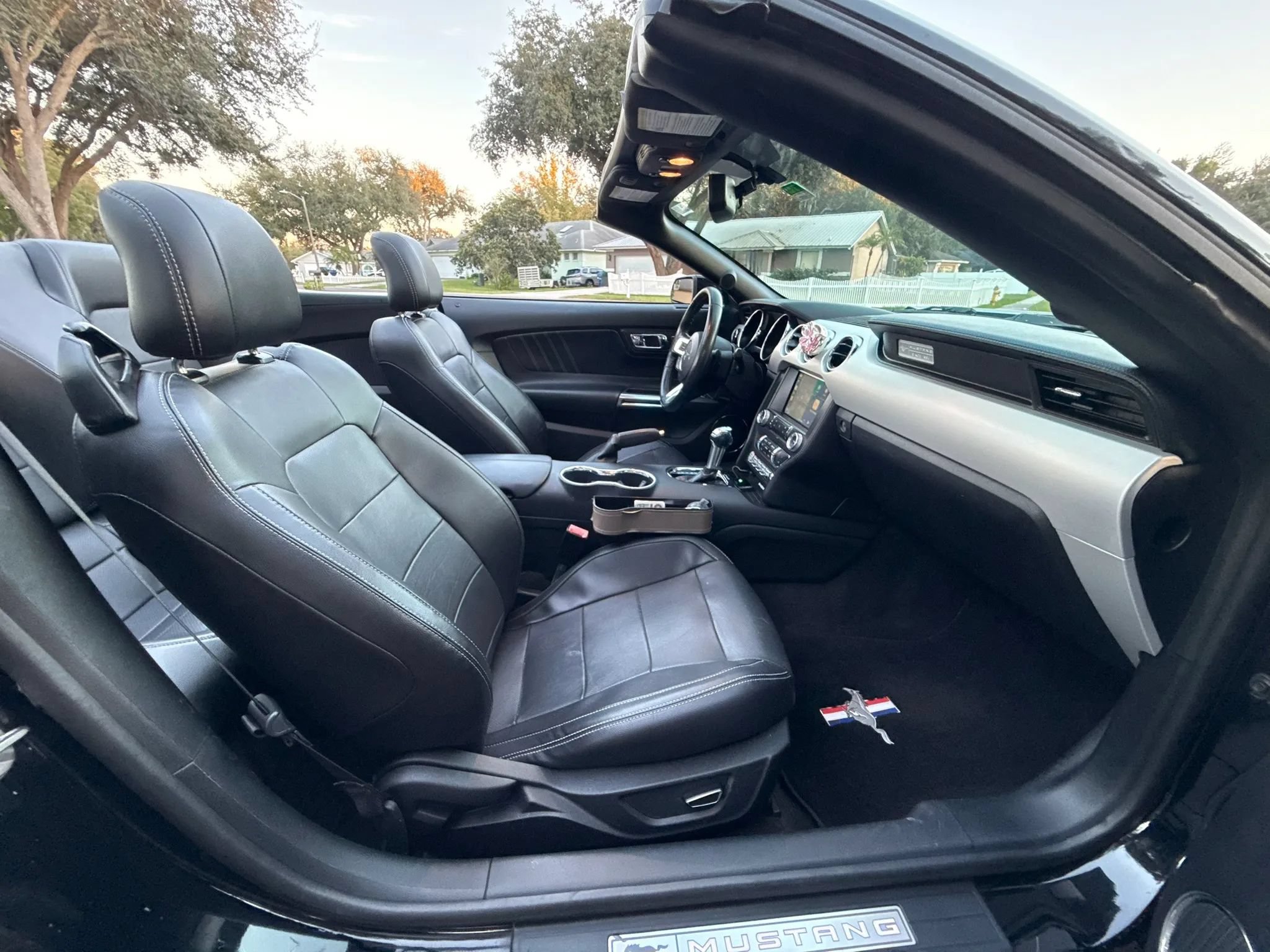 Used 2017 Ford Mustang Premium RWD image 15