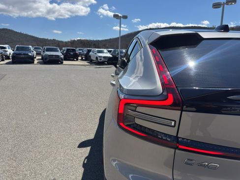 Used 2023 Volvo C40 P8 Recharge Ultimate AWD/4WD image 6