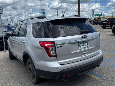 Used 2015 Ford Explorer XLT w/ Equipment Group 202A FWD image 3