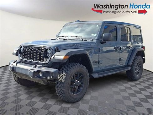 Used 2025 Jeep Wrangler Willys image 3